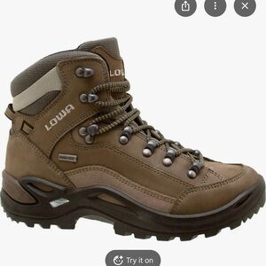Womens LOWA Renegade Gore-Tex Hiking Boots Stone 9.5 NEW IN BOX